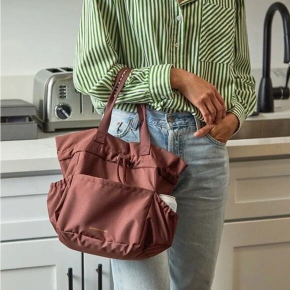 Modern Picnic NWT Dark Brown Insulated Polyester Lightweight Chic Tote Lunch Bag - Picture 5 of 13
